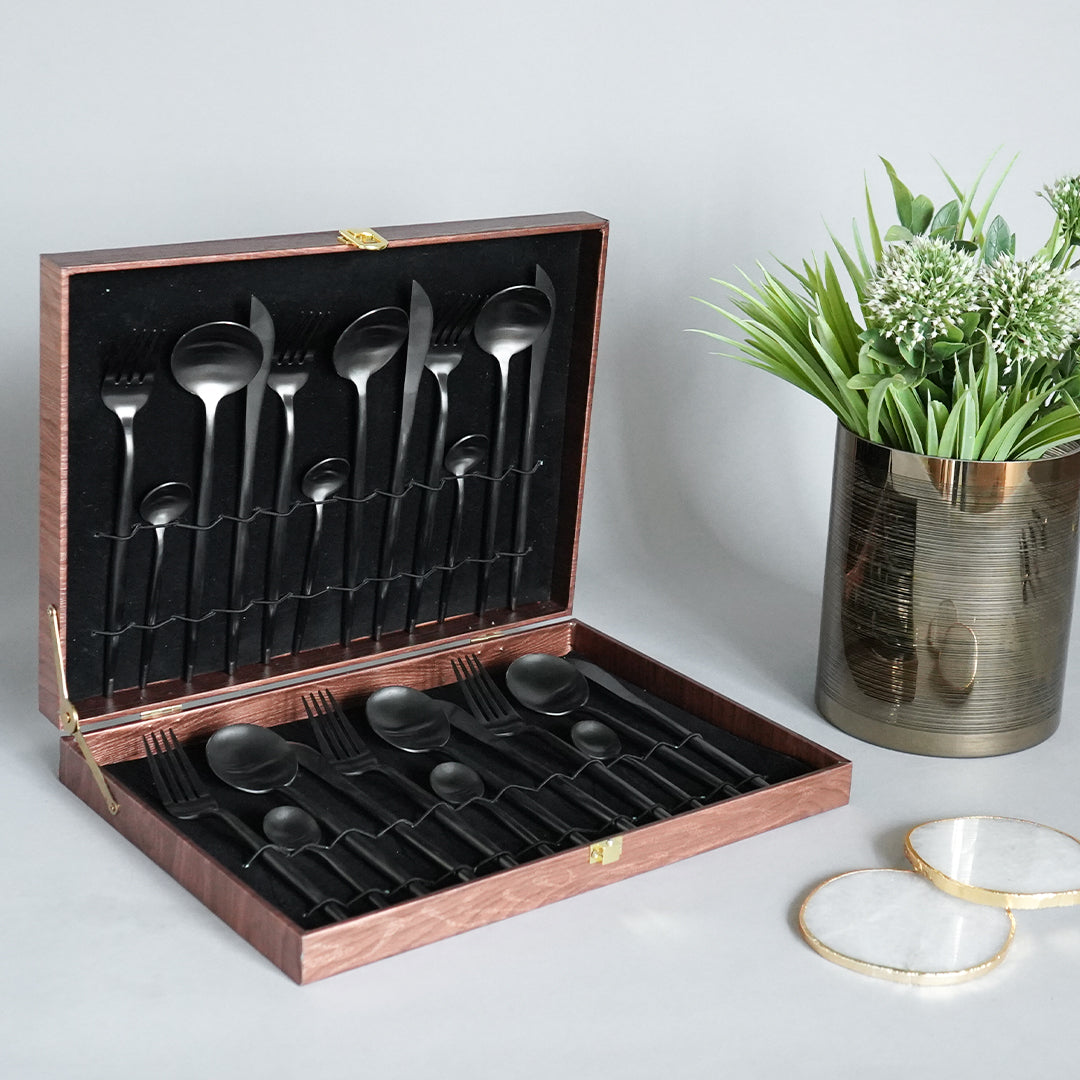 Flatware Matt black Dinner Cutlery Set (set of 24pcs)