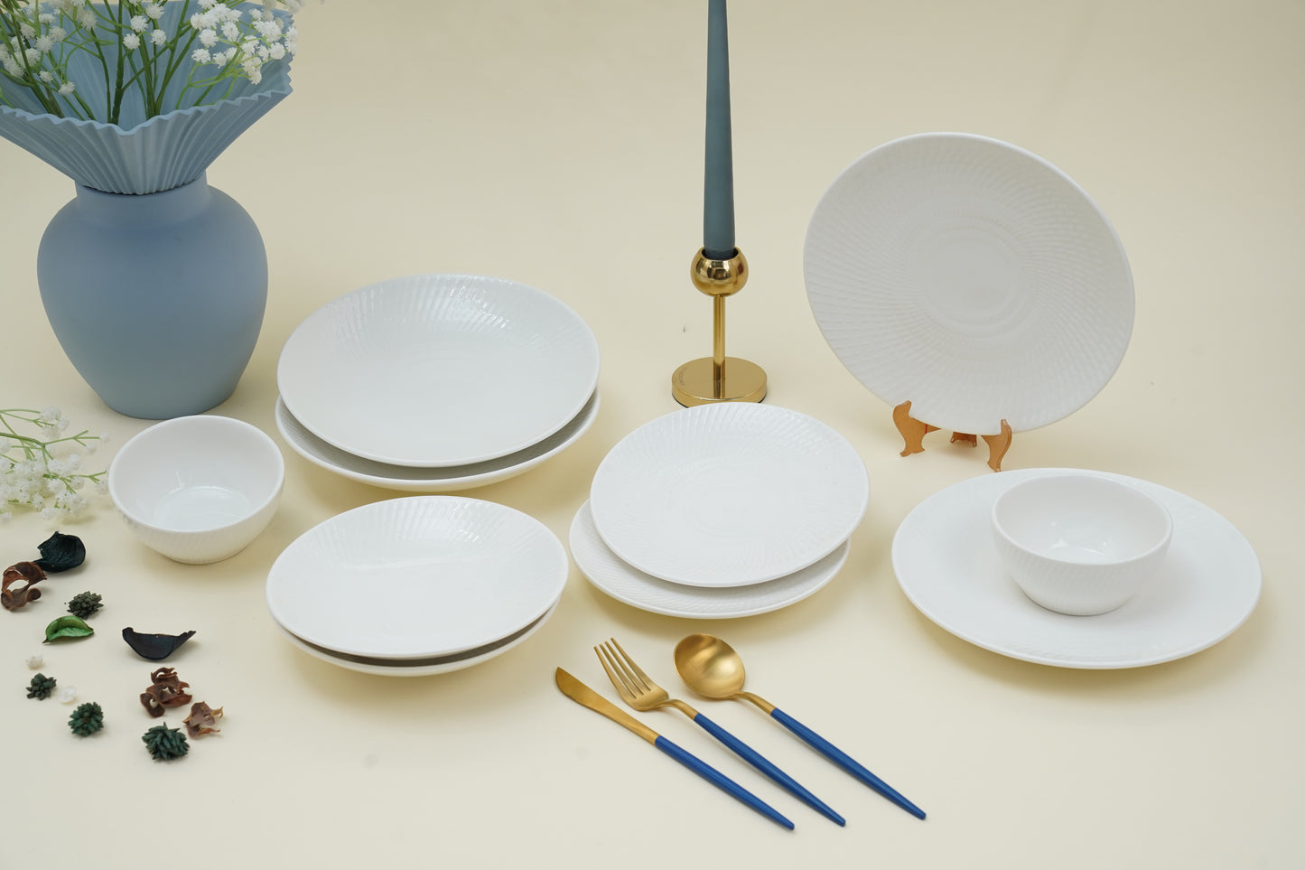 Mangata White Ceramic Dinnerset (Set of 8 Pcs)