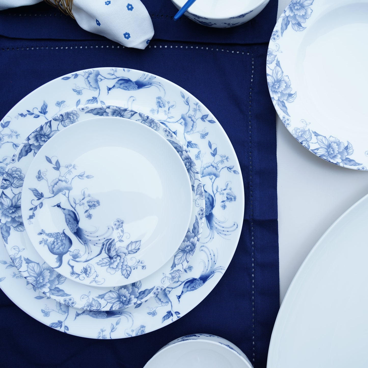 Apricus Peacock Bonechina Blue Dinner Set (Set of 27 pcs)