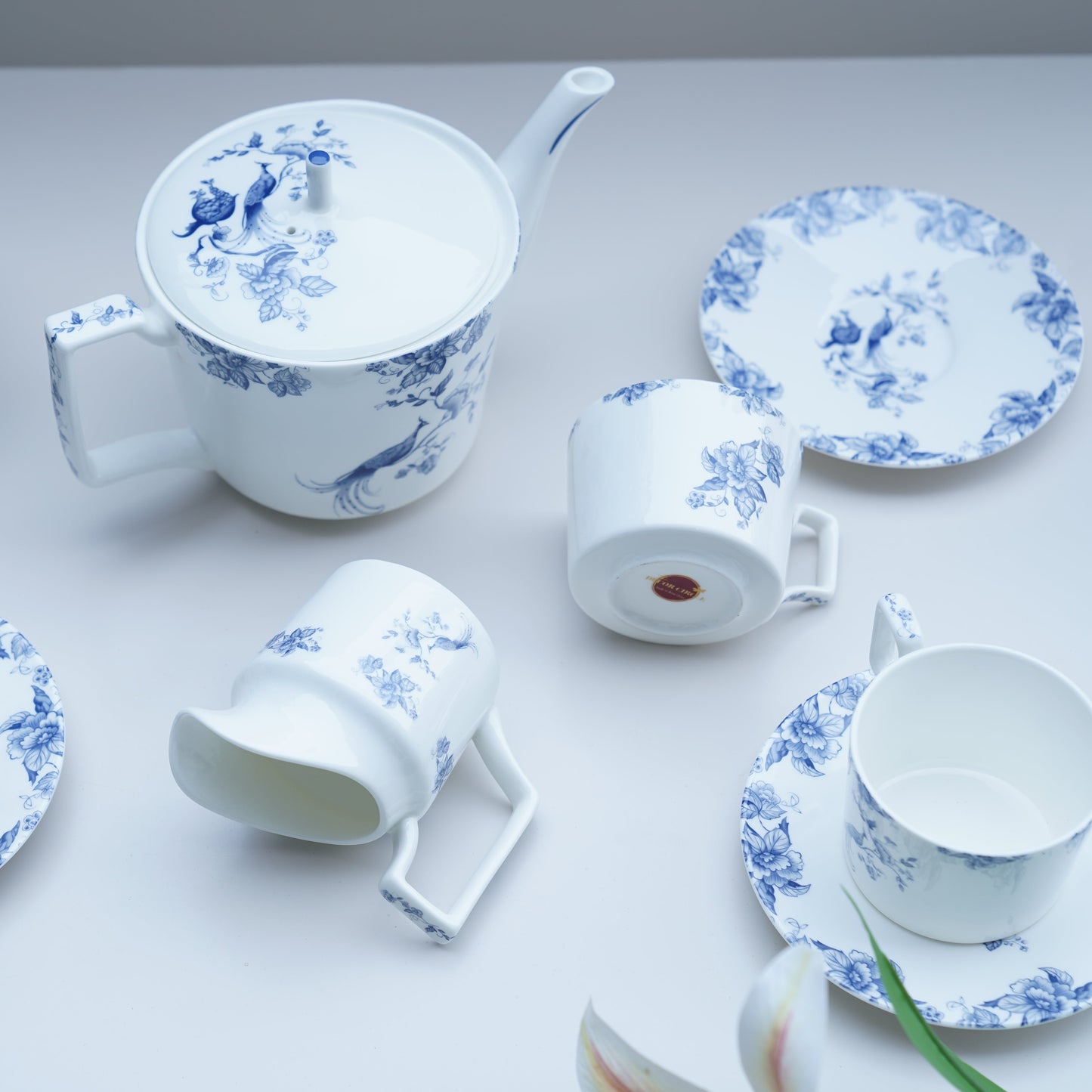 Apricus Peacock Bone China Tea Set (Set of 15 pcs)