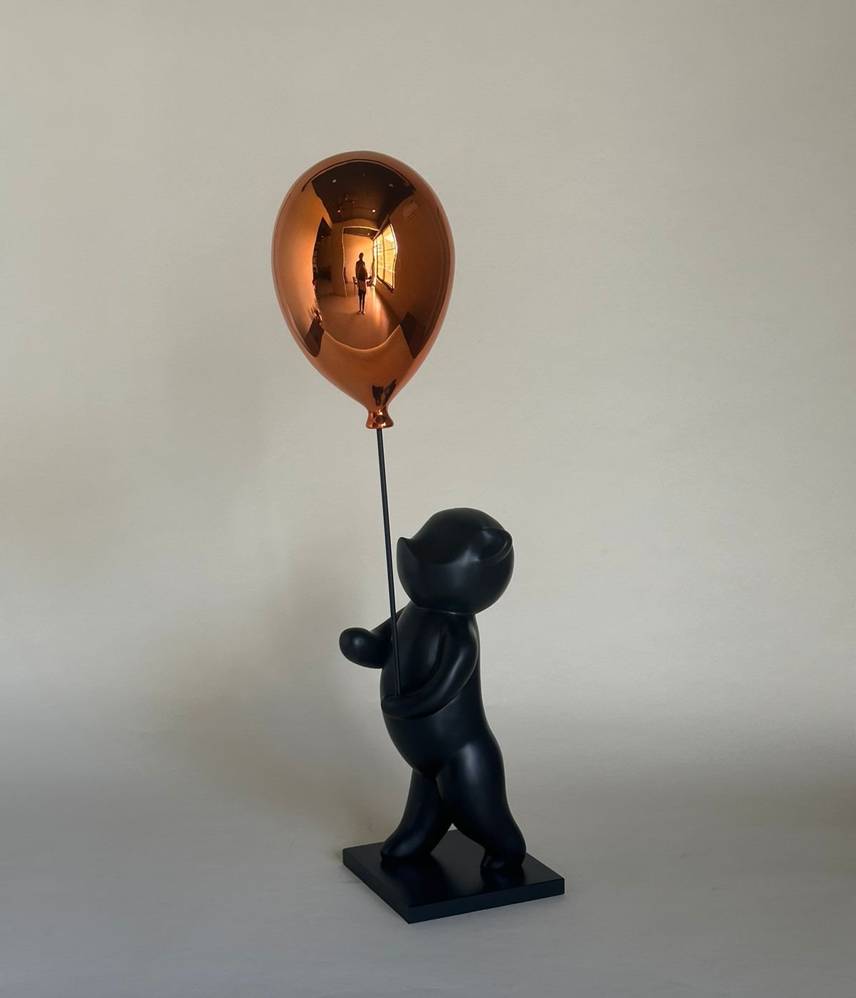 Enchanting Bear Balloon Sculpture (Matt)