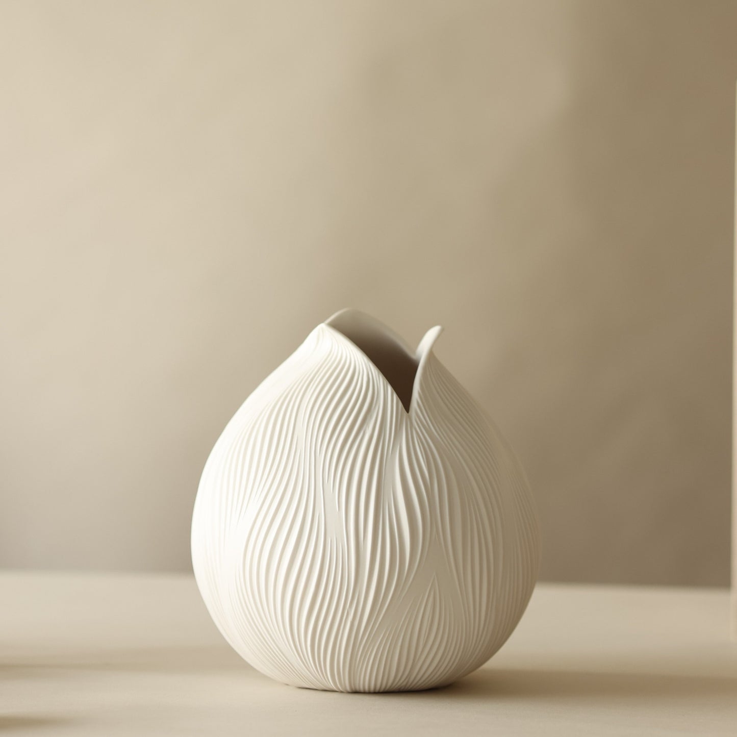 Ammil Flower White Vase