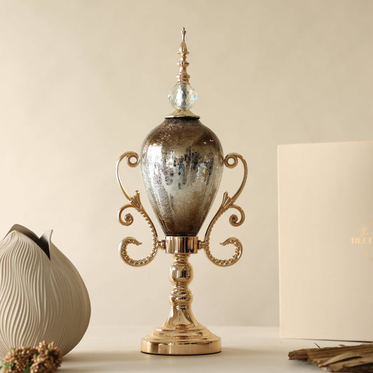 gold jar