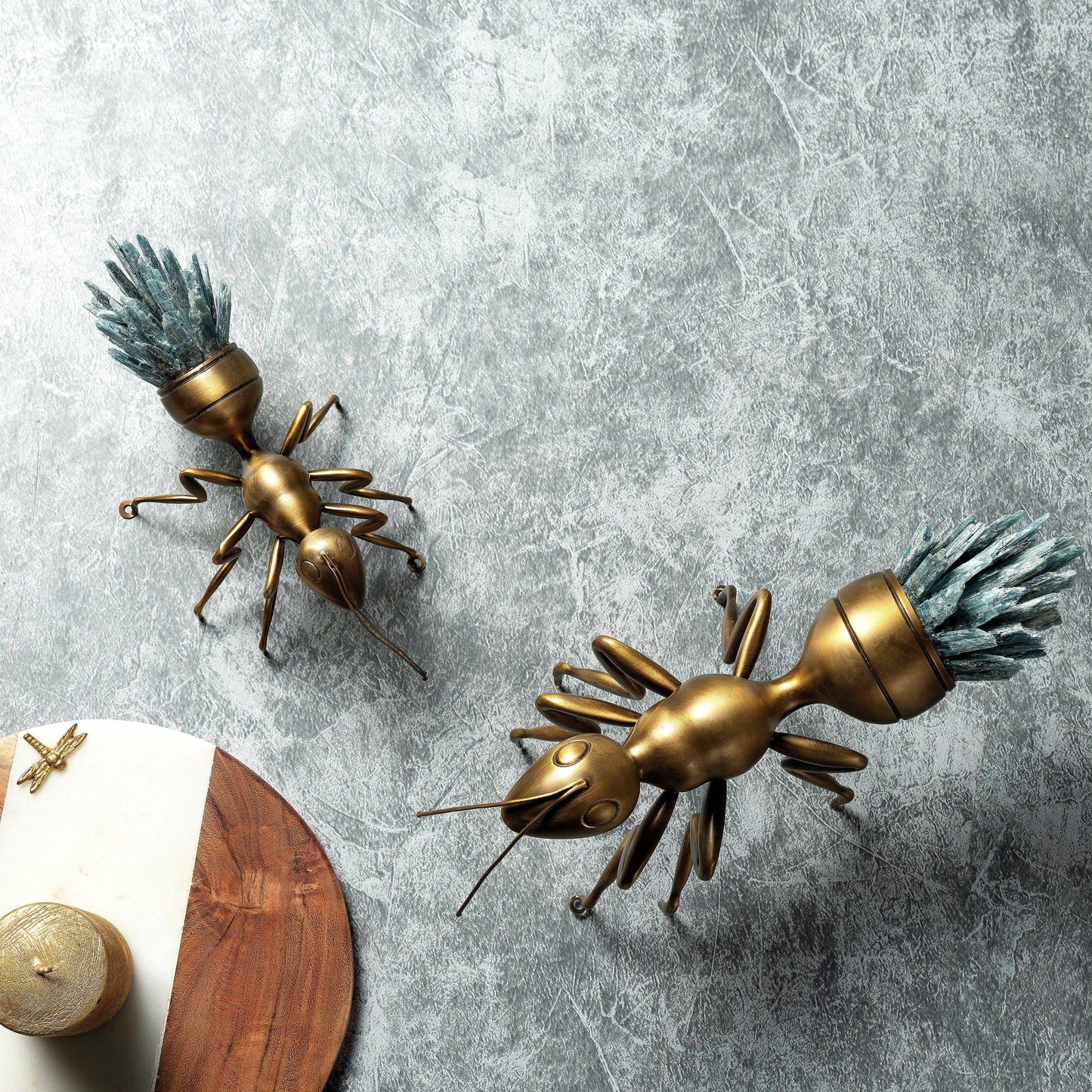 Office Decor Ant Brass Luxury Crystal sculptures (Set of 2) - The Decor Circle