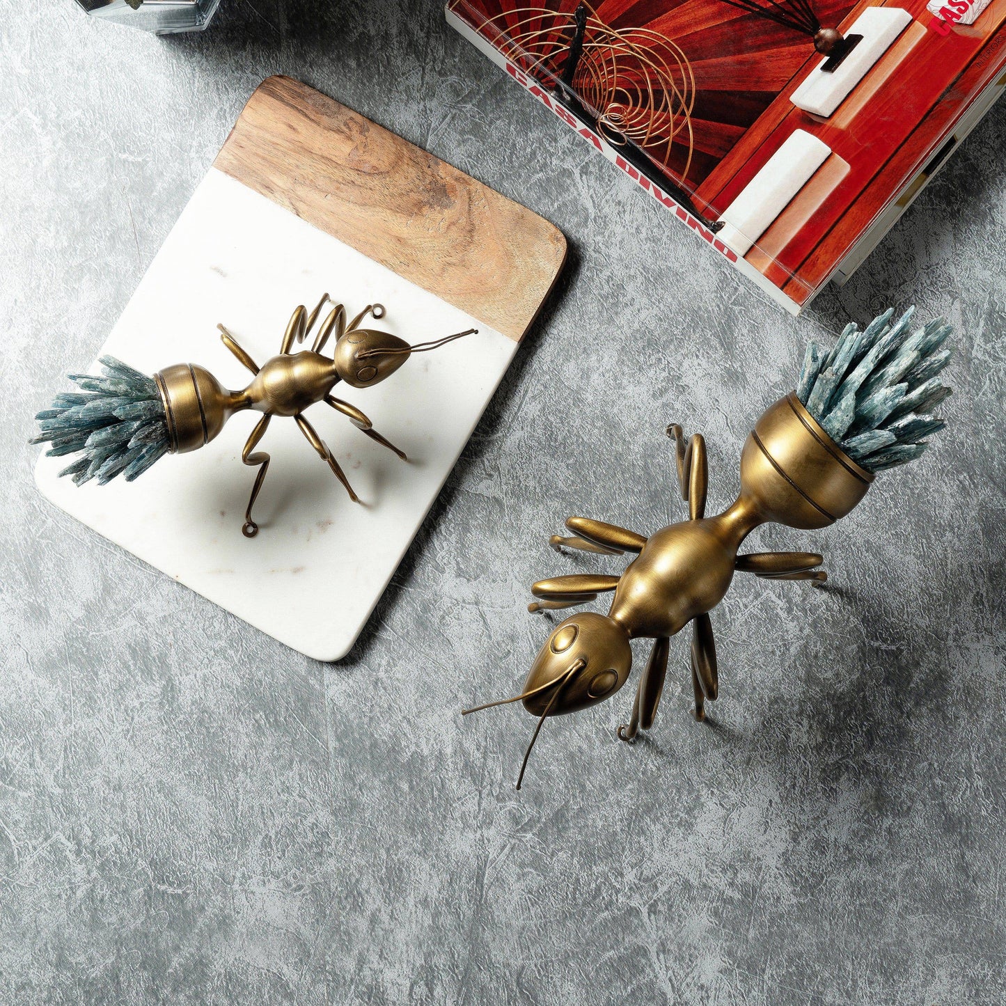 Office Decor Ant Brass Luxury Crystal sculptures (Set of 2) - The Decor Circle