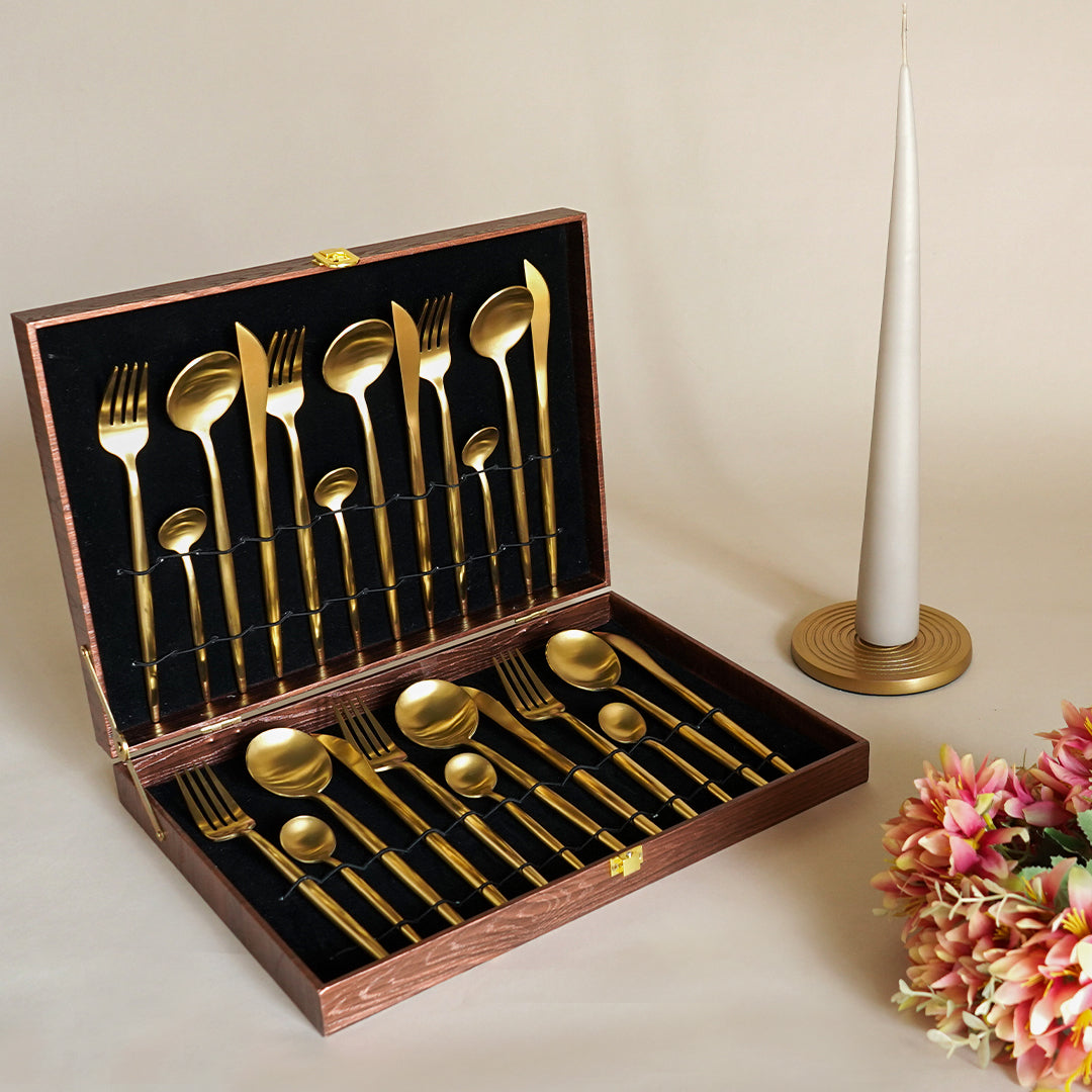 Nordic Gold Dinner Cutlery Set (Set of 24 pieces)