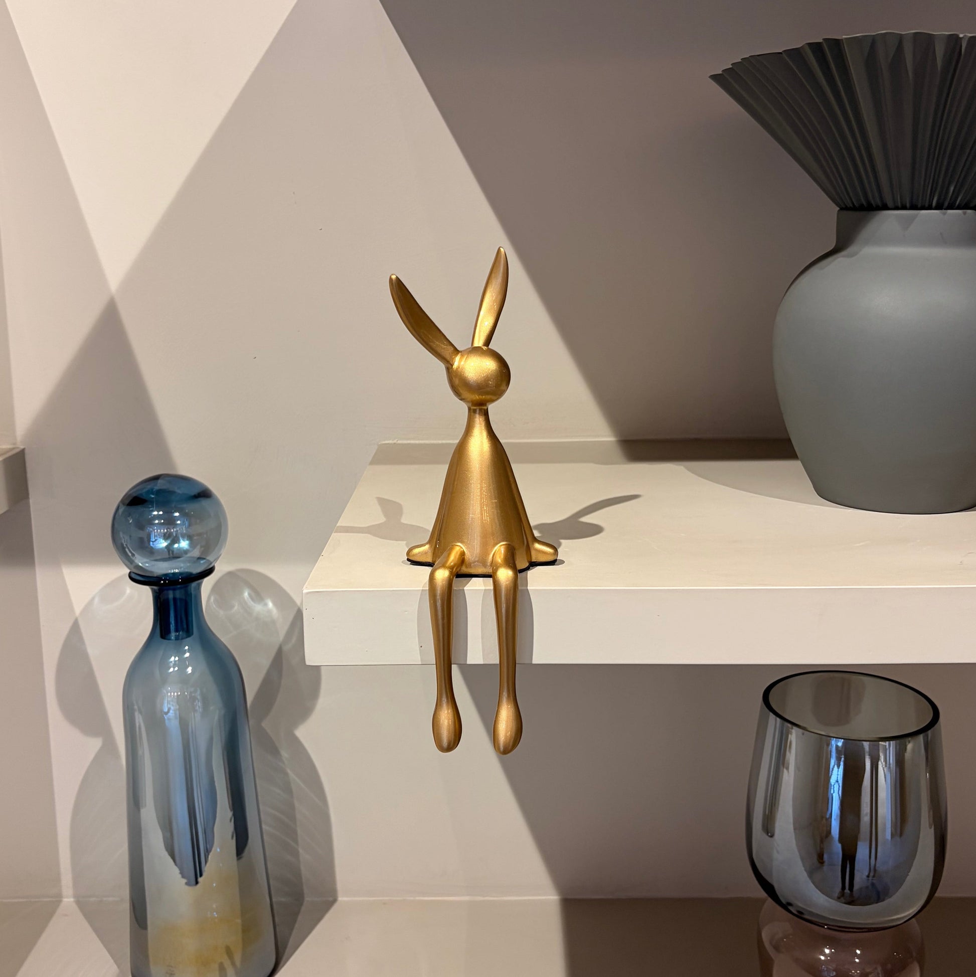 Aminus Rabbit – Gold Resin Sculpture | The Decor Circle