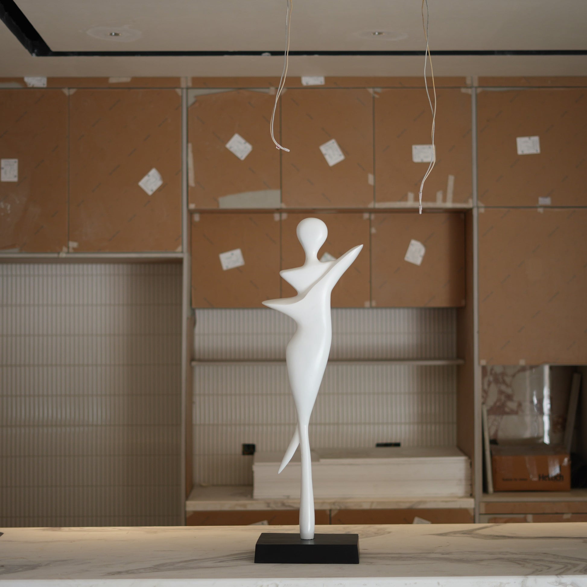 Mi Amor Metal Lady Sculpture (White)