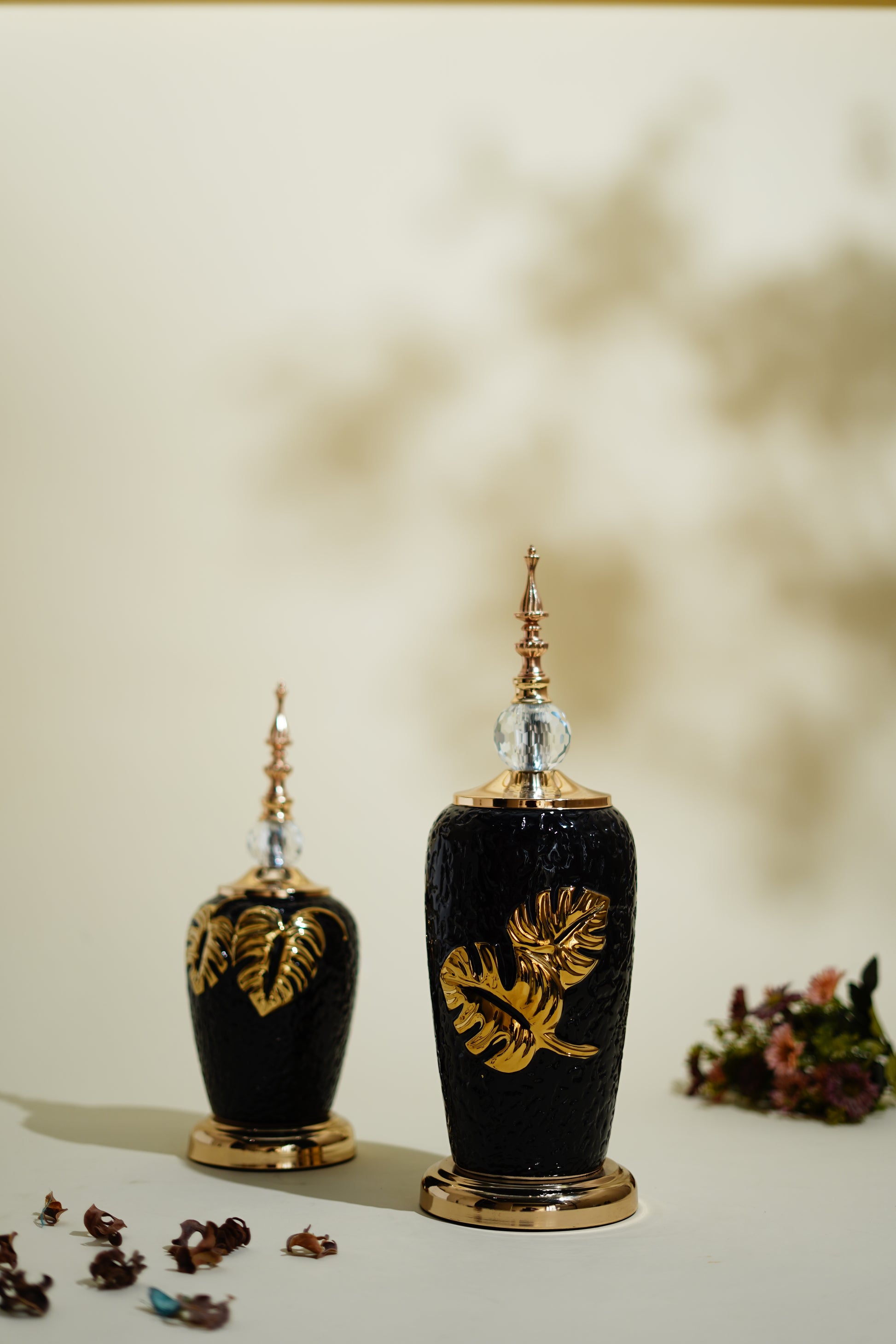 Black Gold Leaf Antique Decor Showpiece (Set of 2)