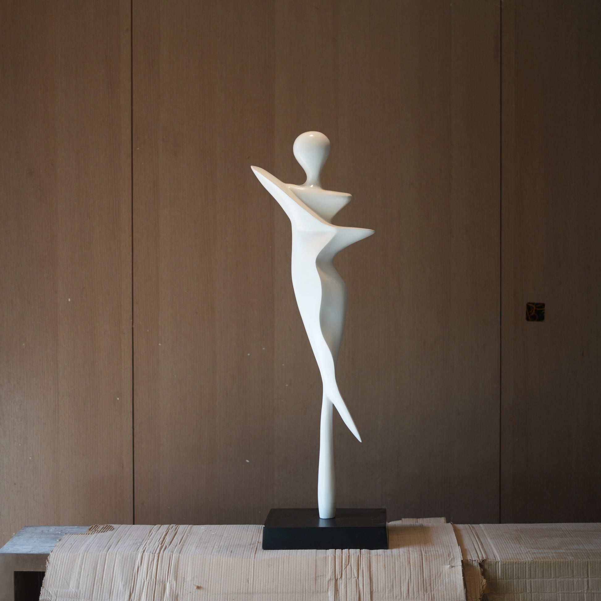 Mi Amor Metal Lady Sculpture (White)