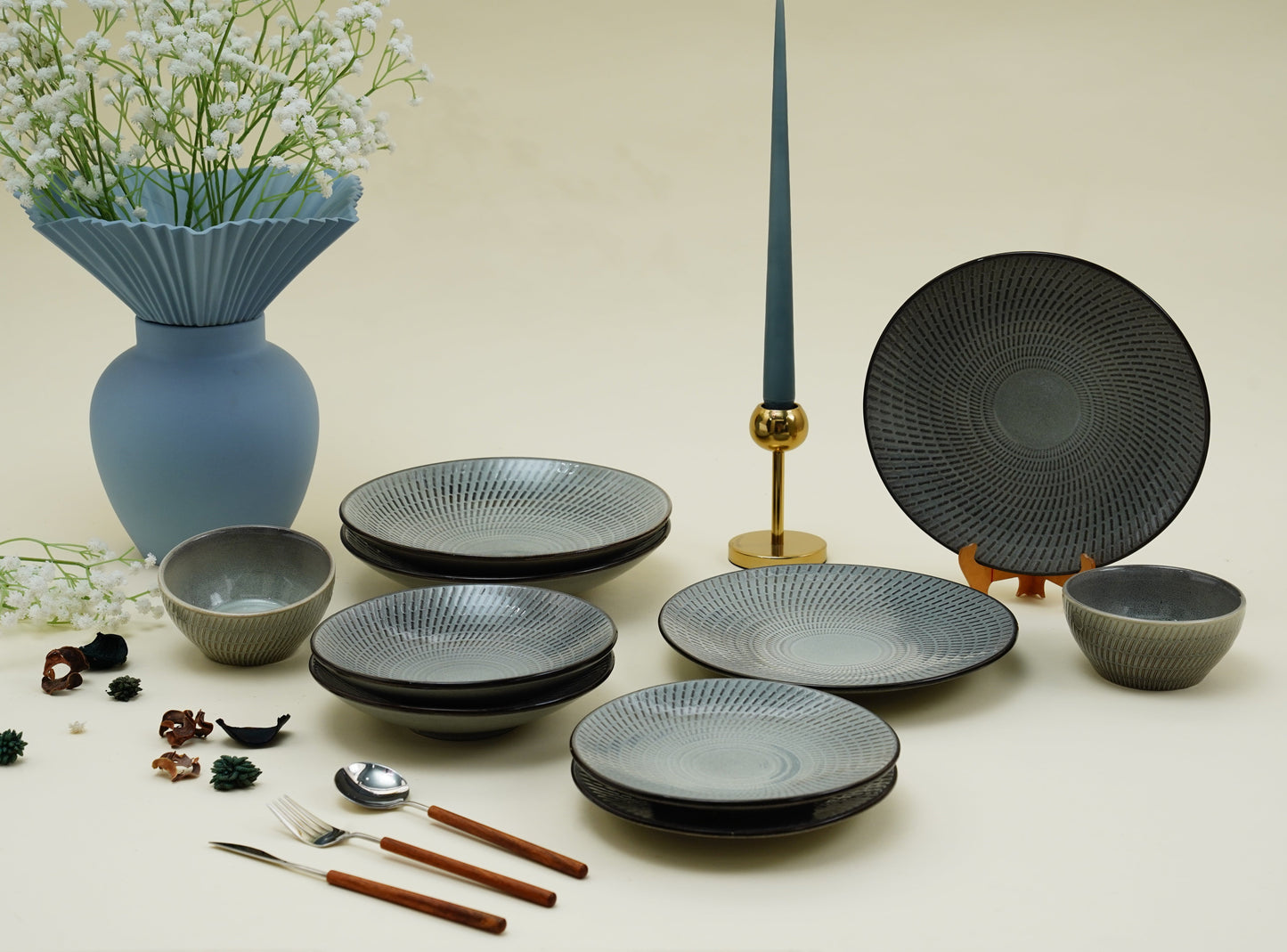 Mangata Grey Ceramic Dinnerset (Set of 8 Pcs)