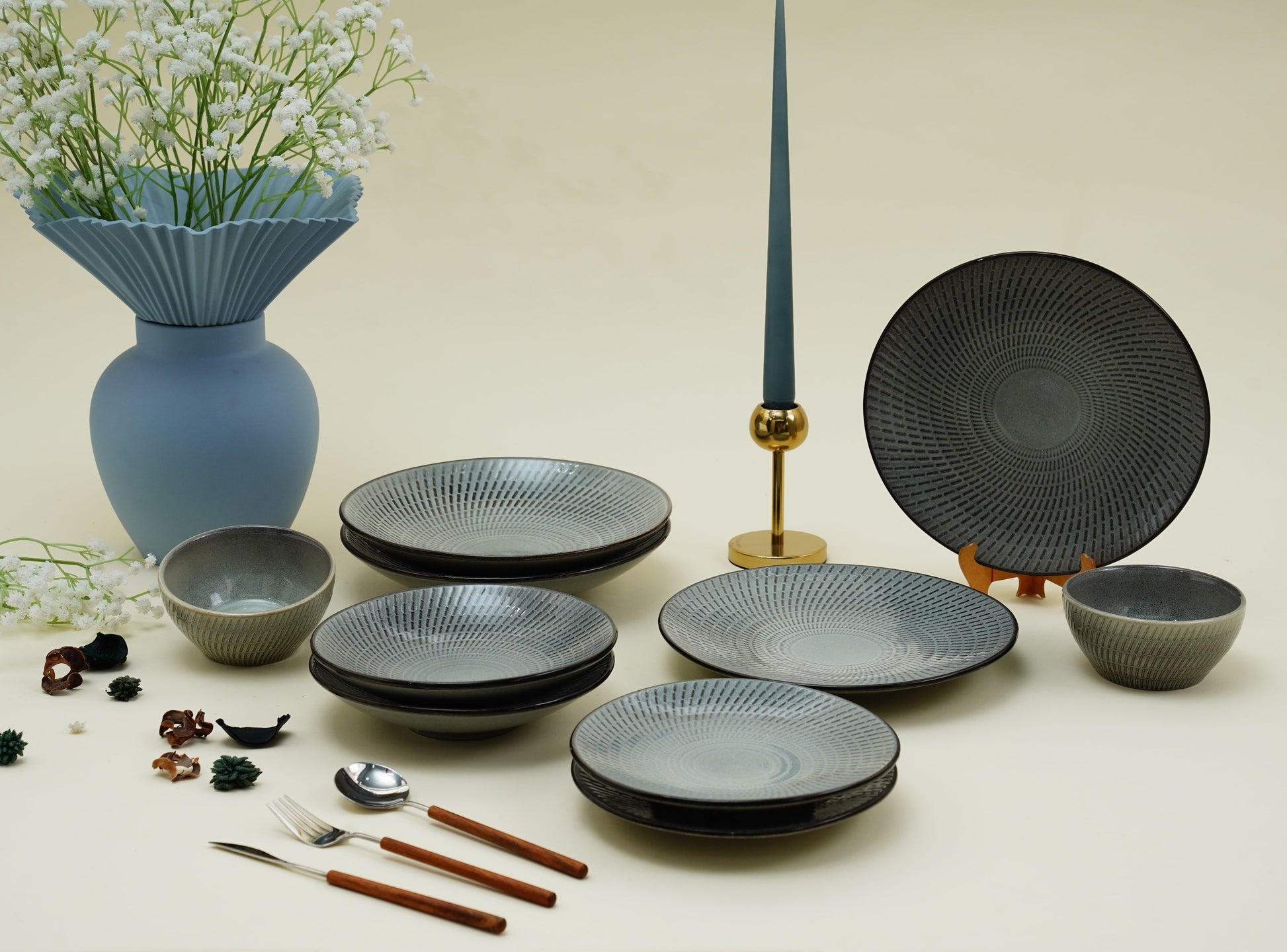 Mangata Grey Ceramic Dinnerset (Set of 8 Pcs)