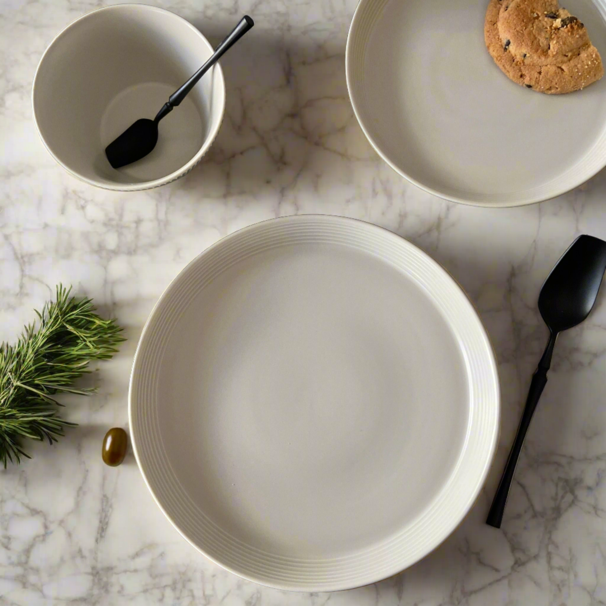 Elysian White Ceramic Dinner Plate