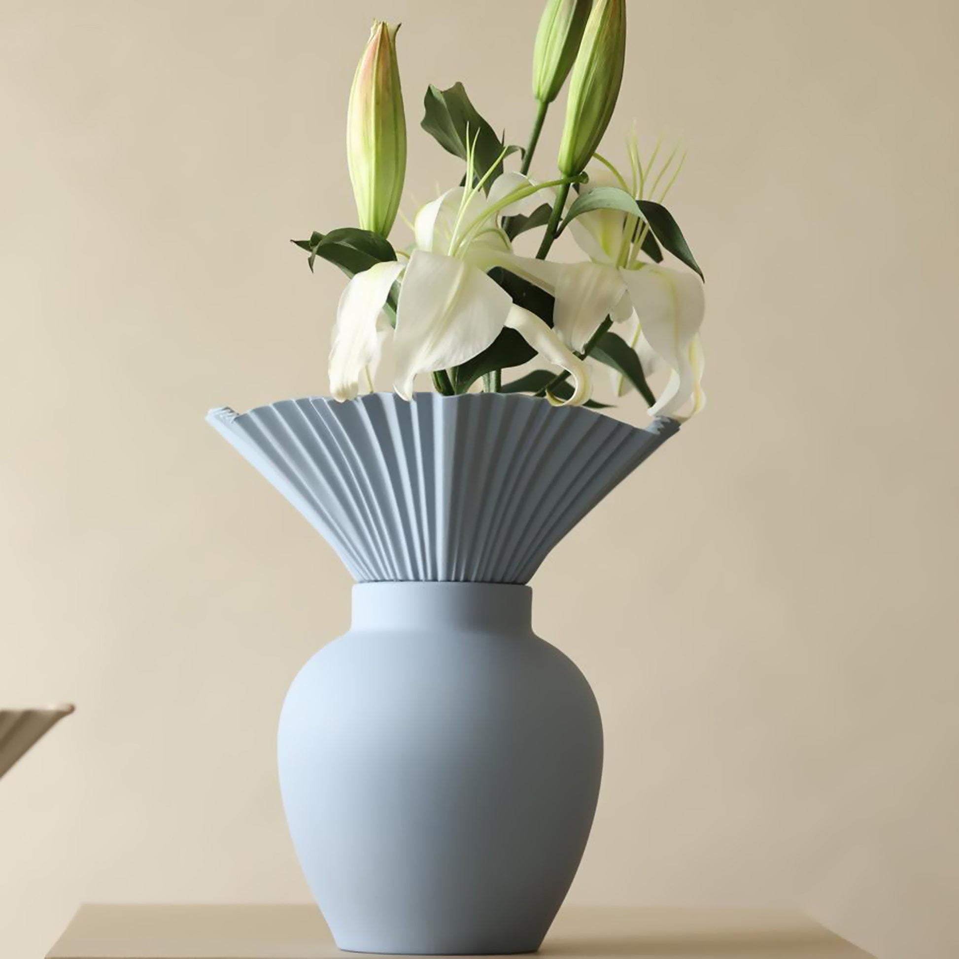 Sweven Blue Luxury Flower Vase