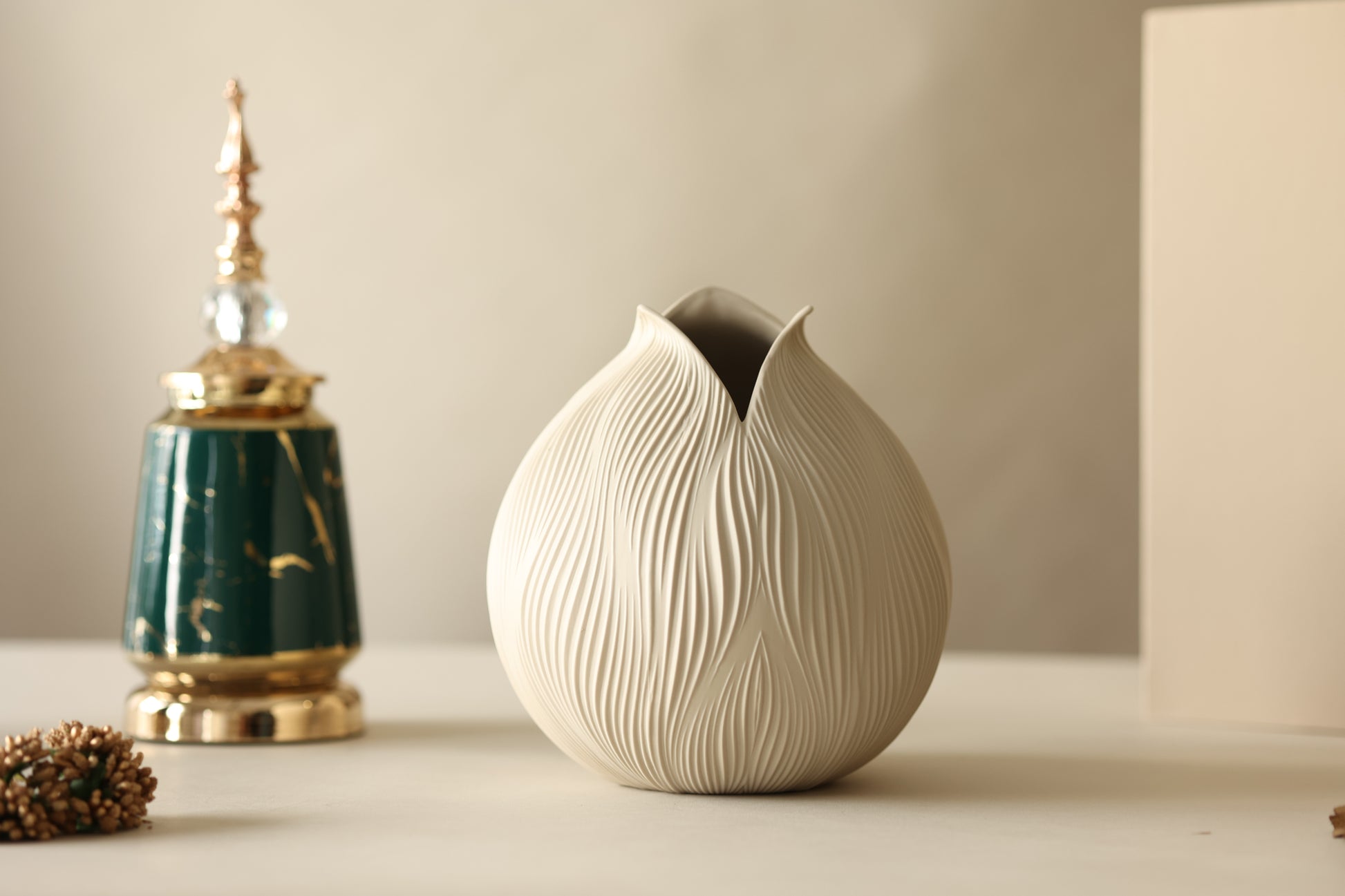 Ammil Living Room Cream Vase