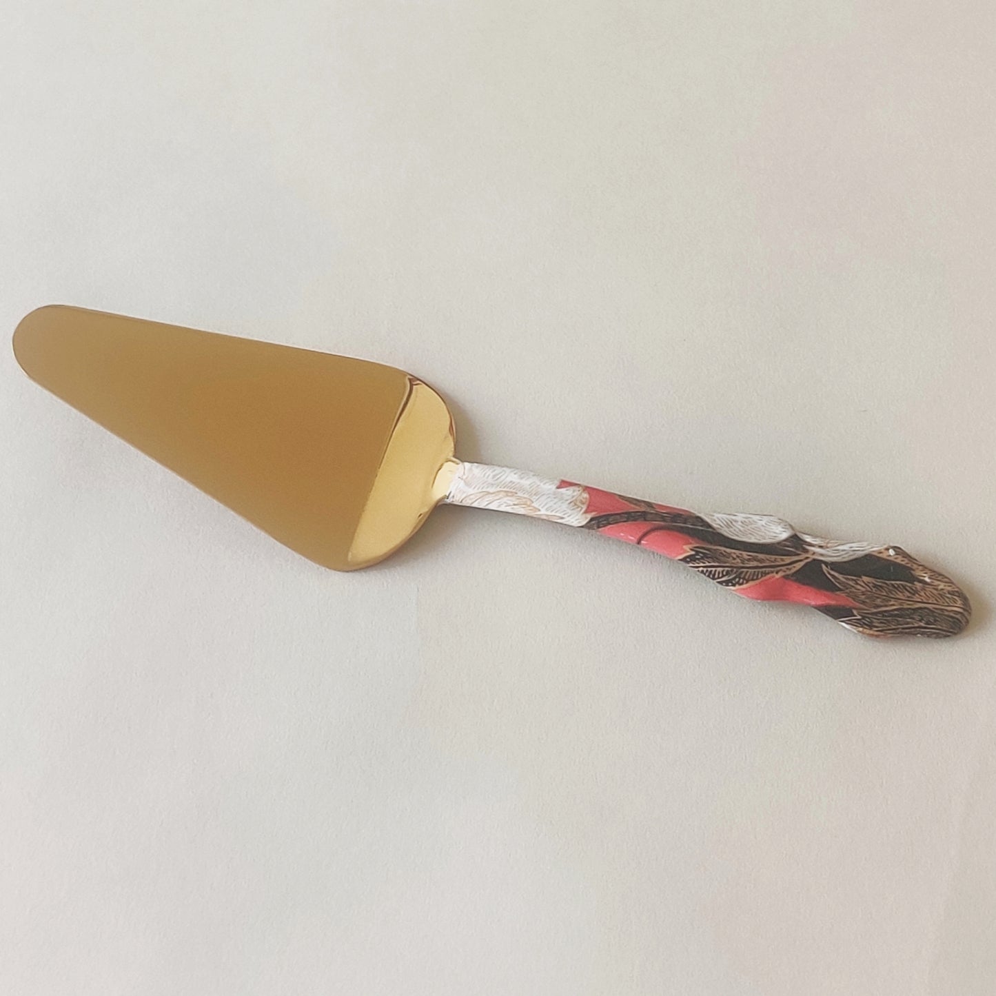 Red Cake Server
