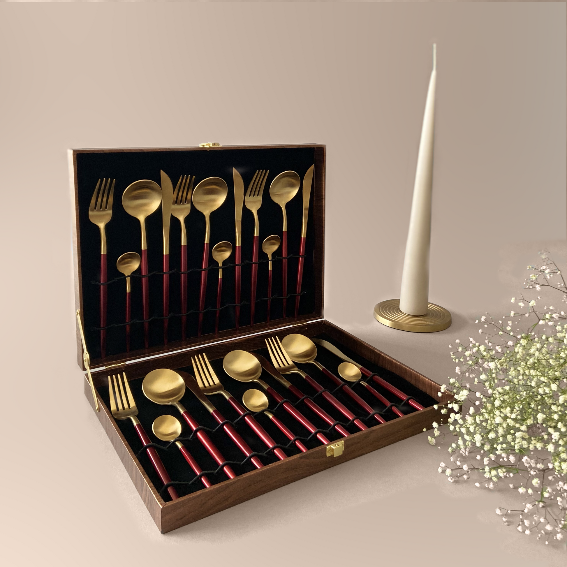 Dining Red Gold Cutlery Set