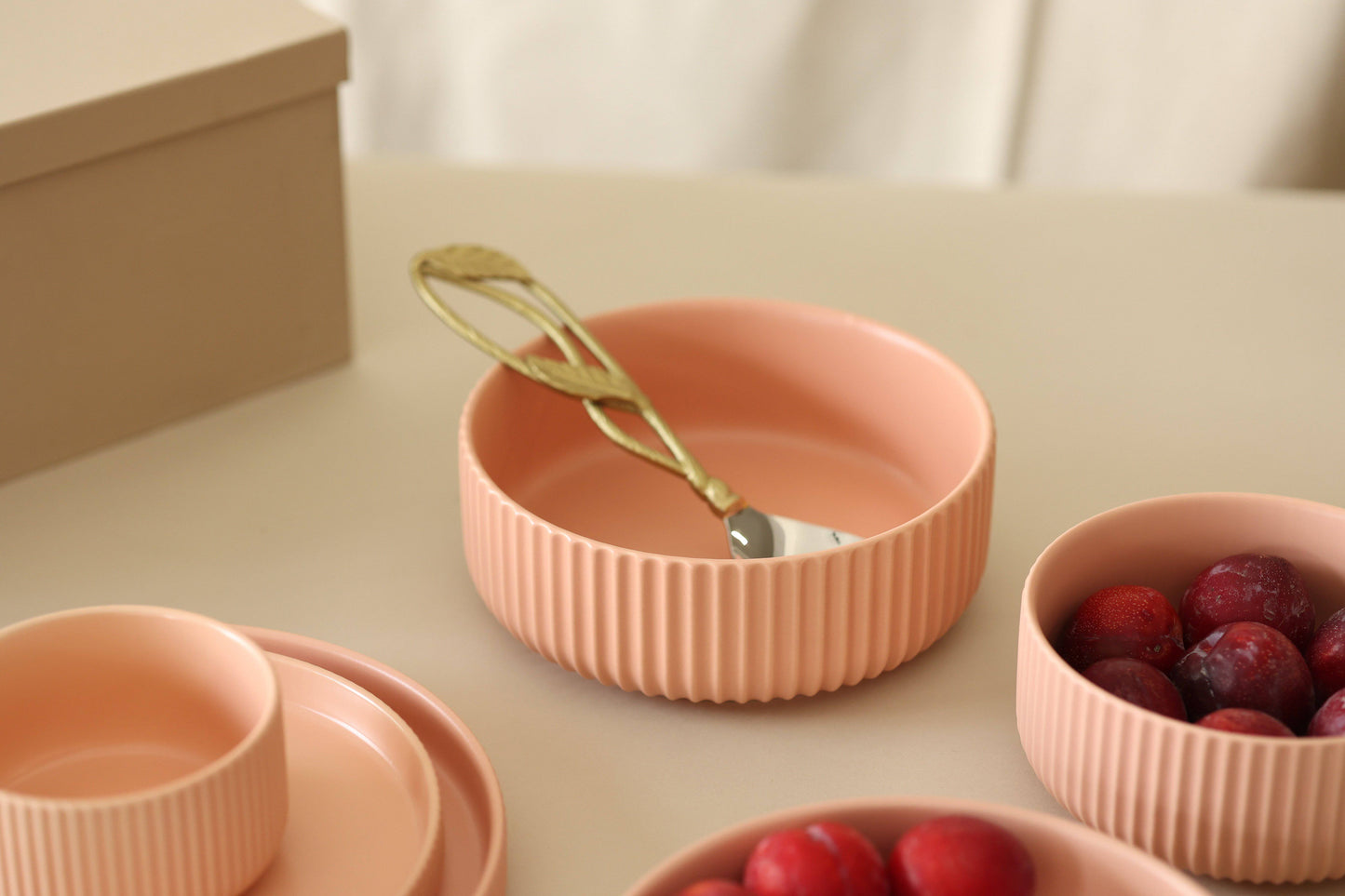 Apricus Pink Serving Bowl (Large)