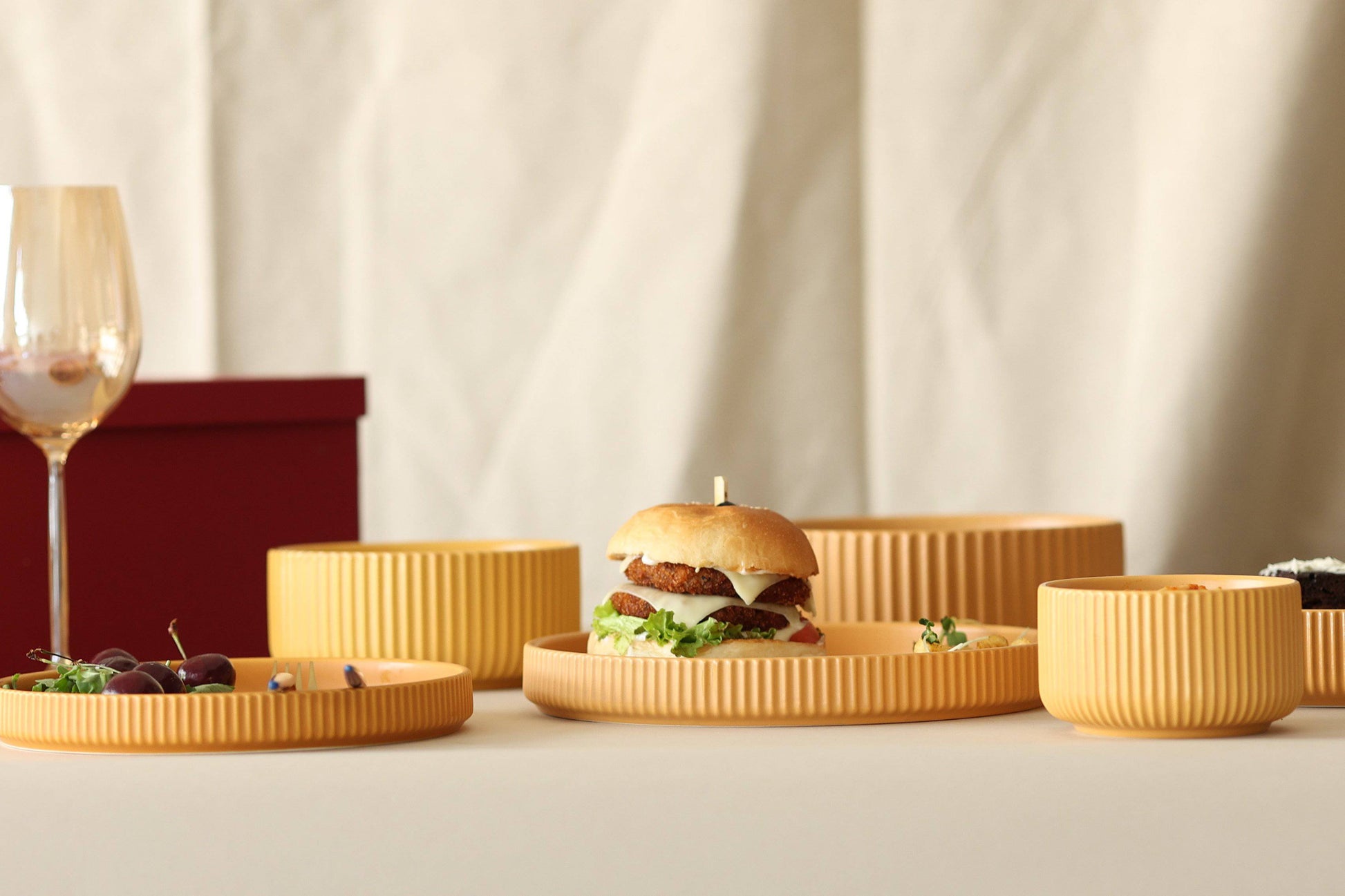 yellow dinnerset