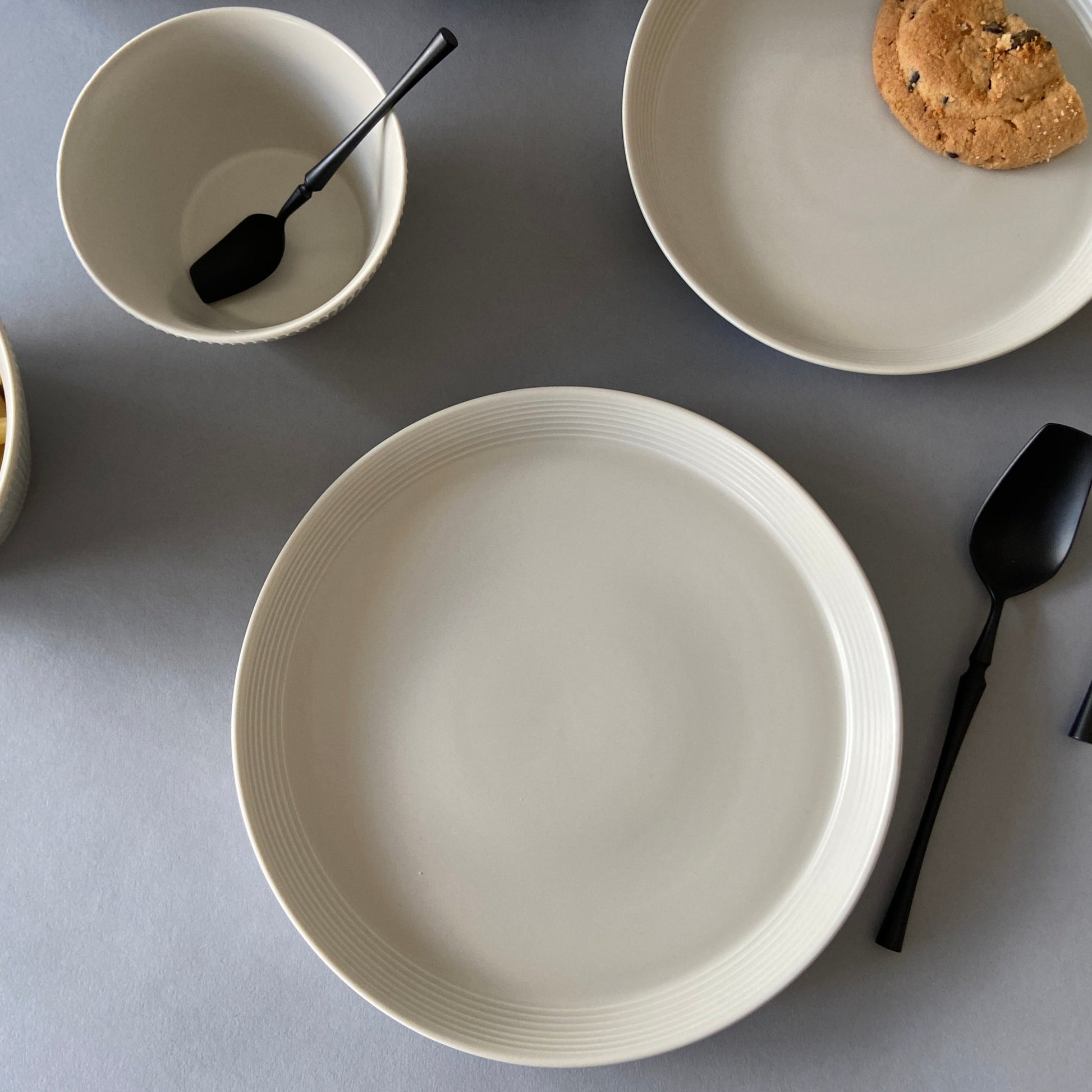 Elysian Ivory Deep dish Dinner plate