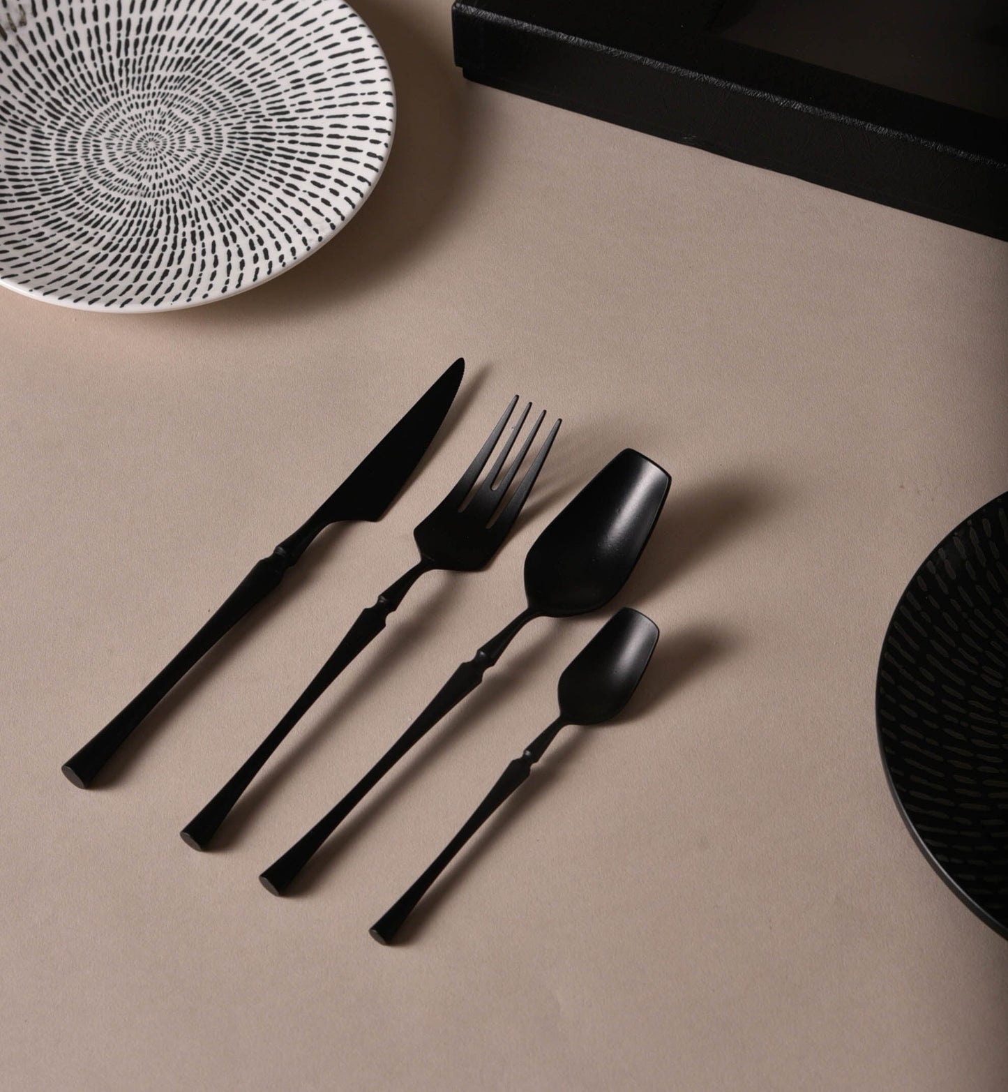 Indomitus Matt black cutlery (Set of 24pcs)