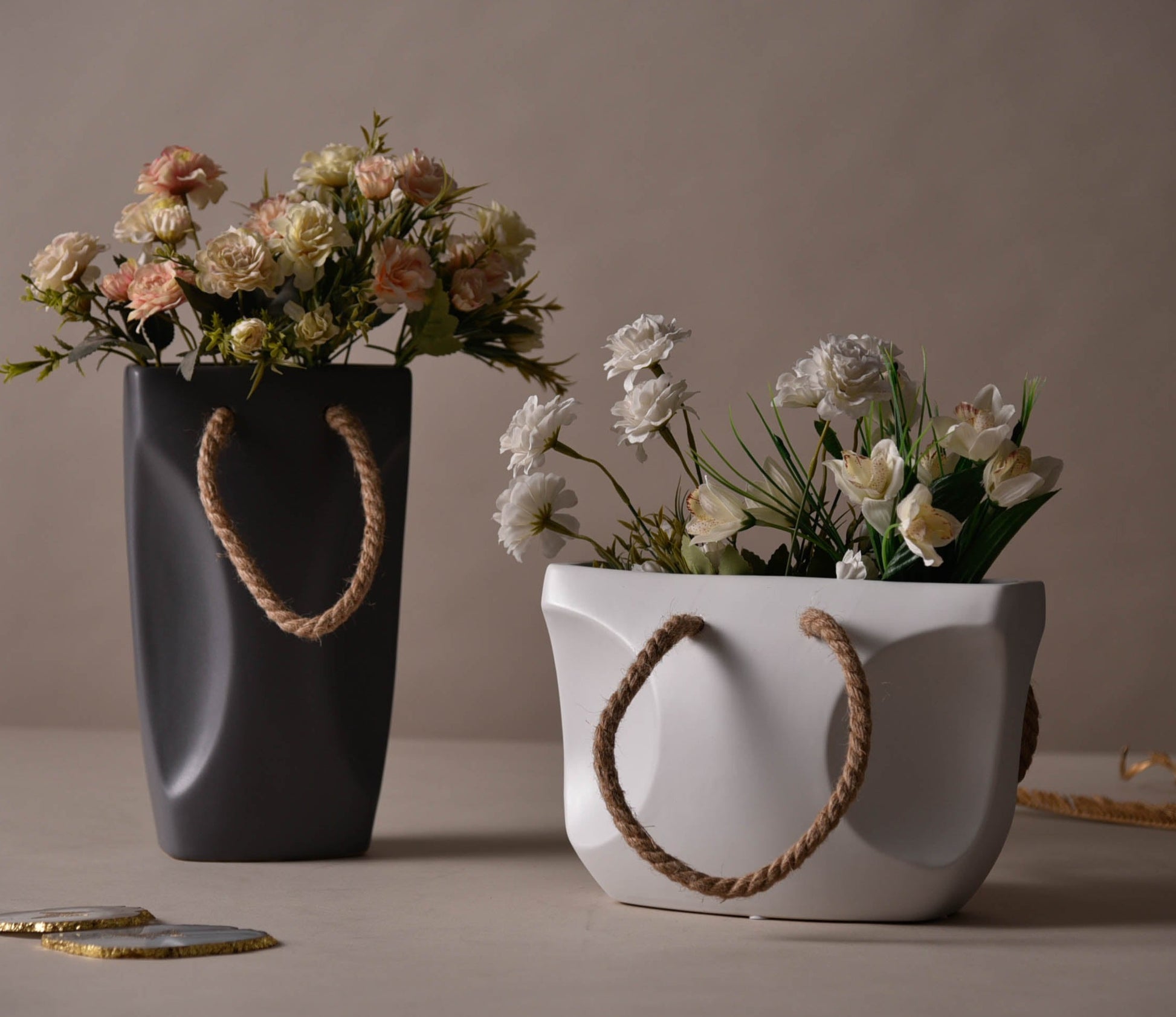 Opertus Basket White Ceramic Flower Vase