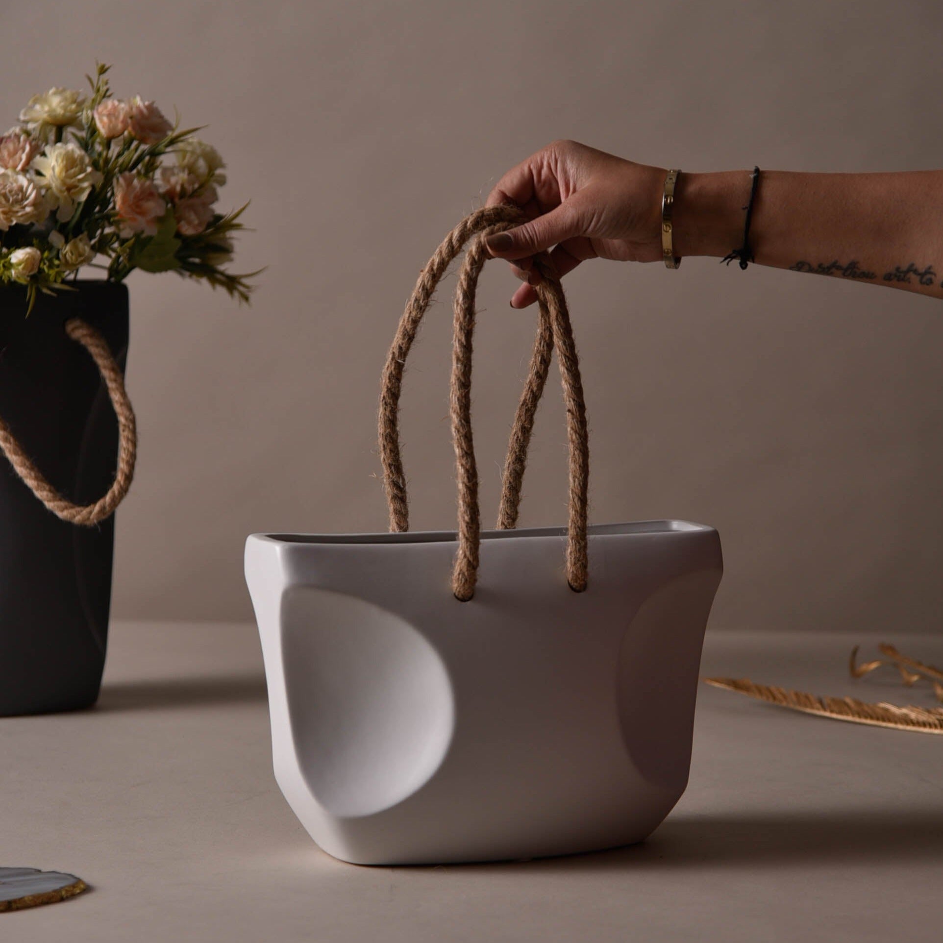Opertus Basket White Ceramic Flower Vase