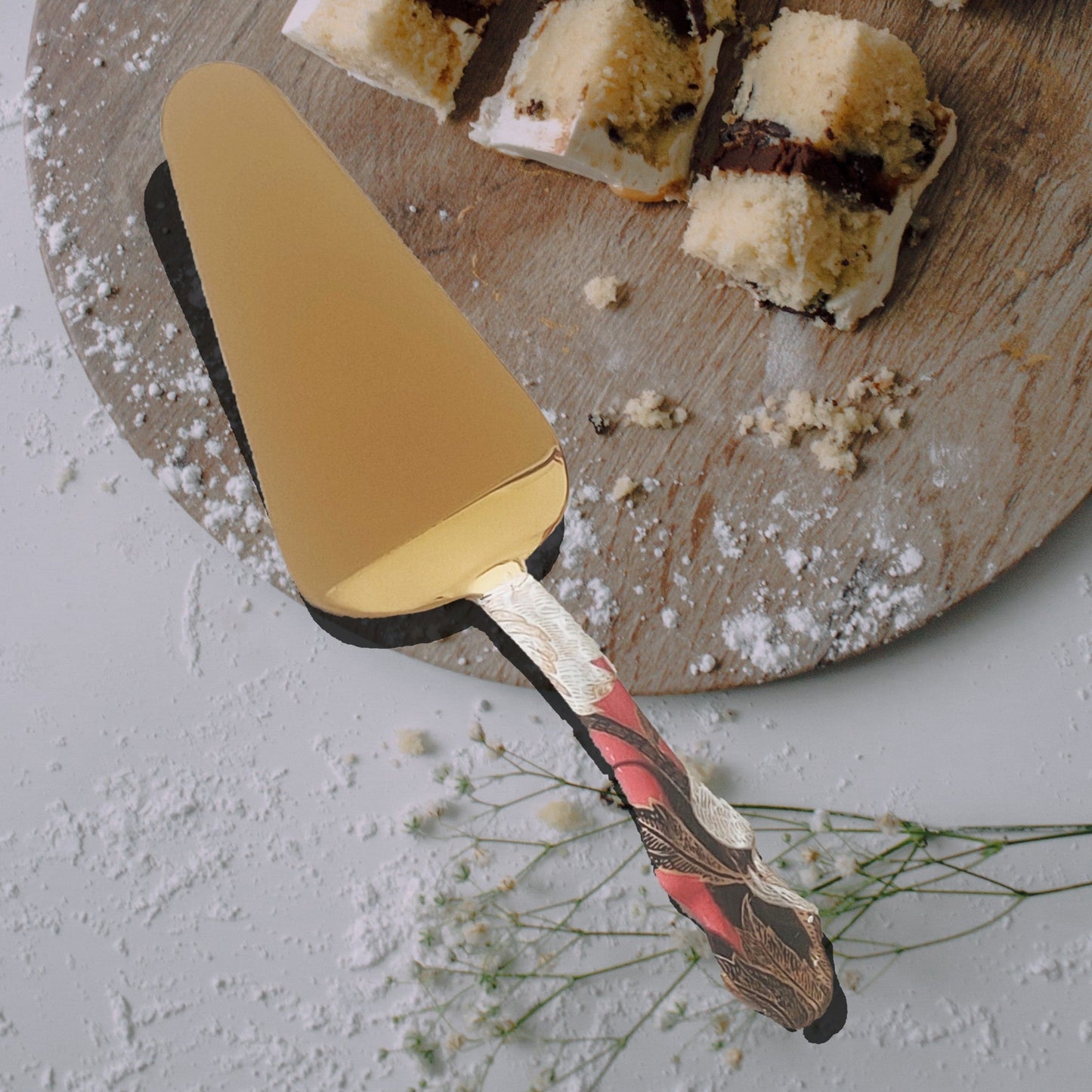 Red Cake Server