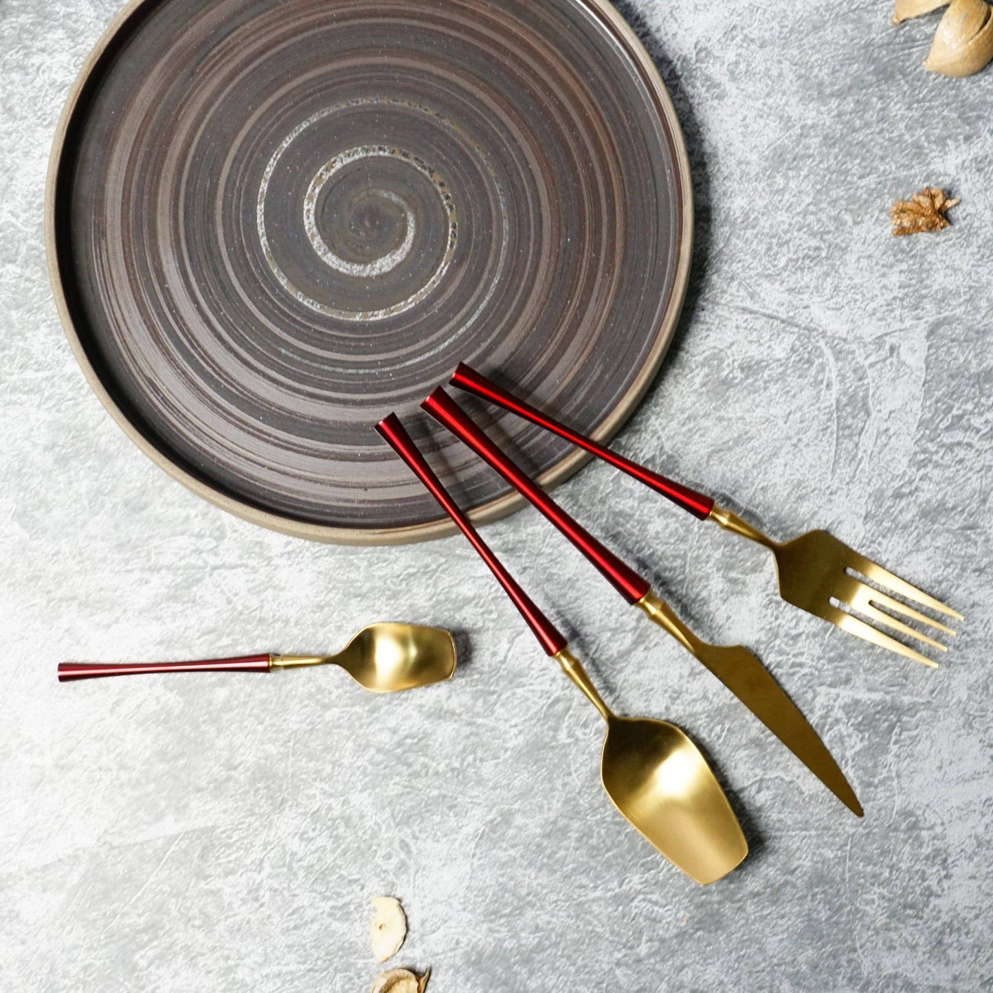Tableware Luxury Indomitus Red Gold Cutlery Set - The Decor Circle