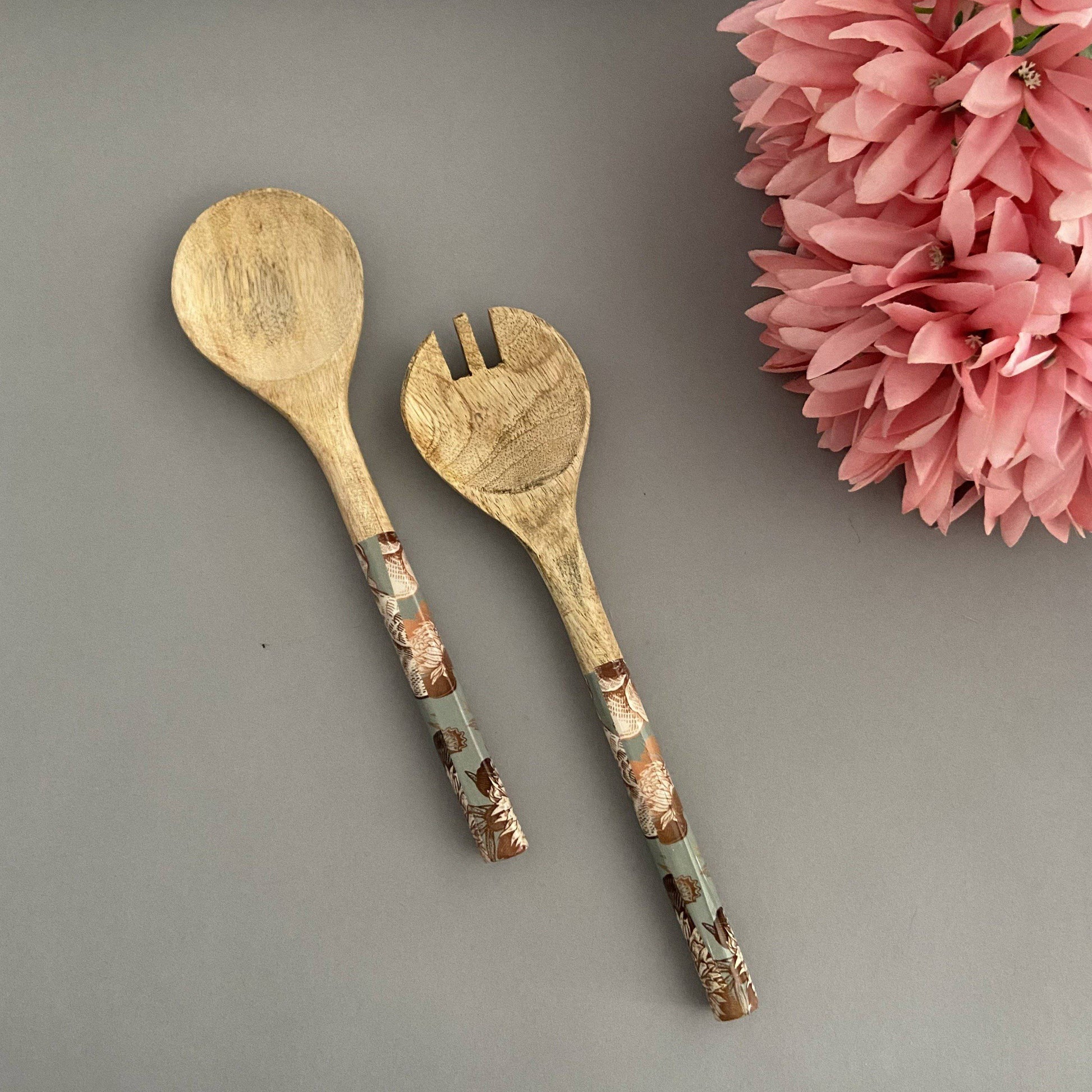 Wooden Green Salad Servers (Set of 2) - The Decor Circle