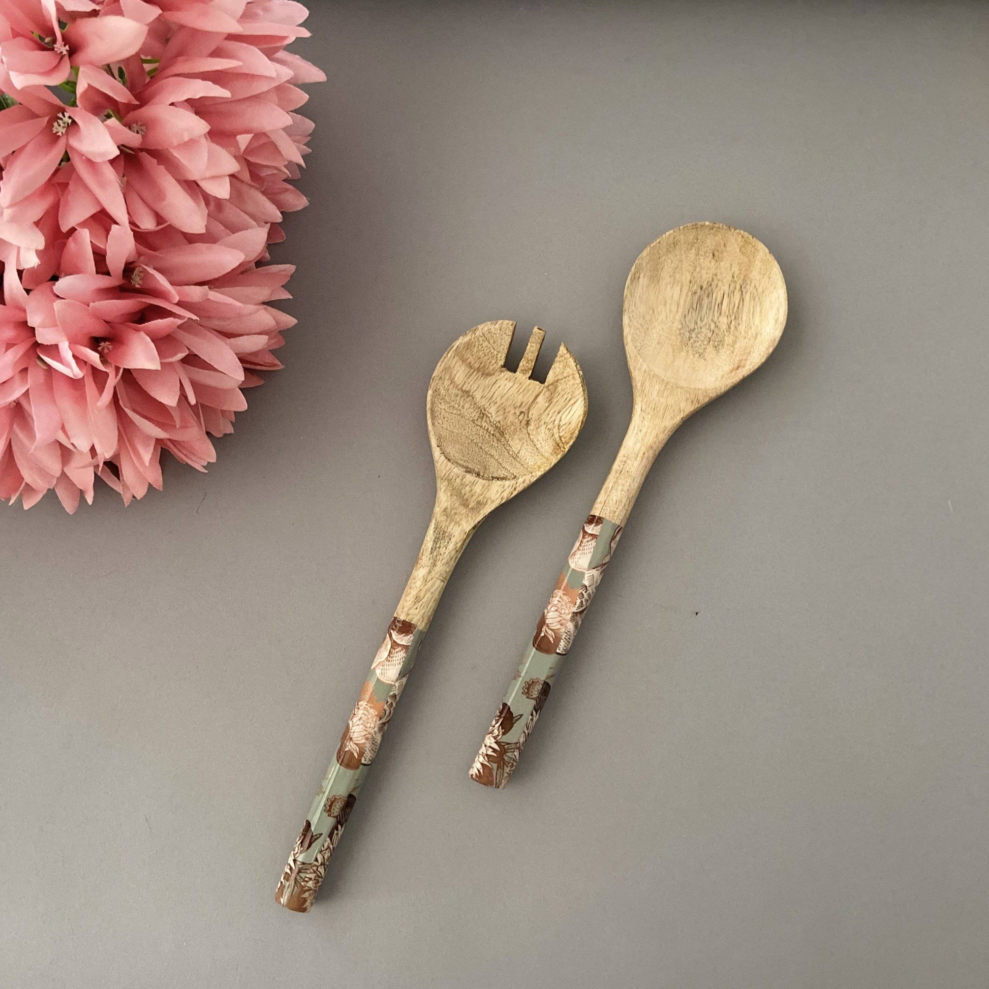 Wooden Green Salad Servers (Set of 2) - The Decor Circle