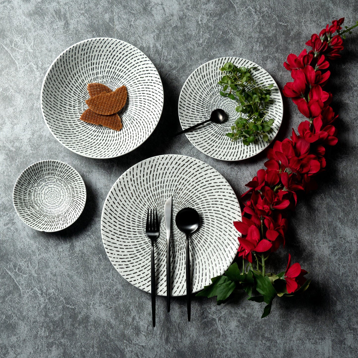 Tableware Mangata White Luxury Dinnerset (Set of 14 pcs) - The Decor Circle