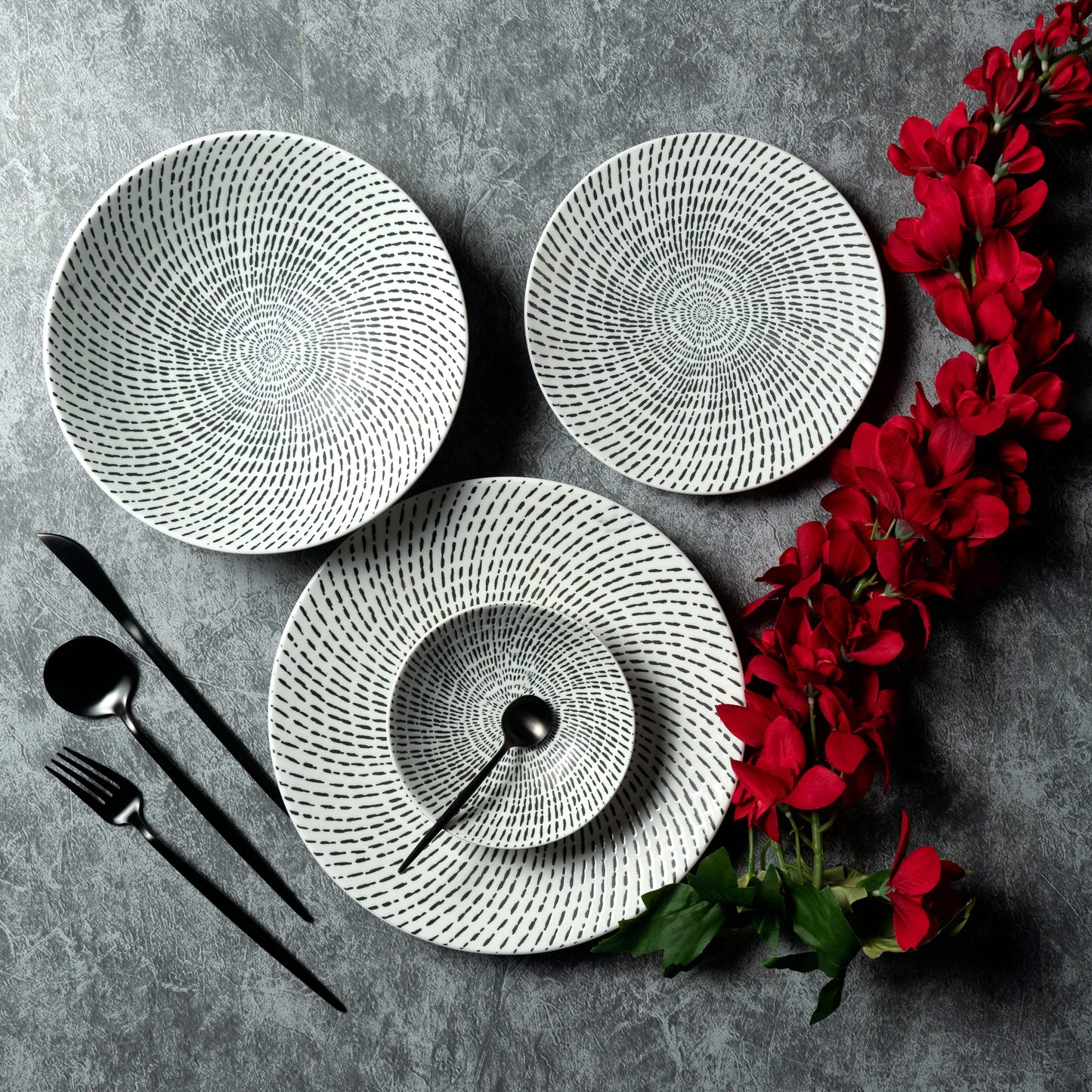 Tableware Mangata White Luxury Dinnerset (Set of 14 pcs) - The Decor Circle