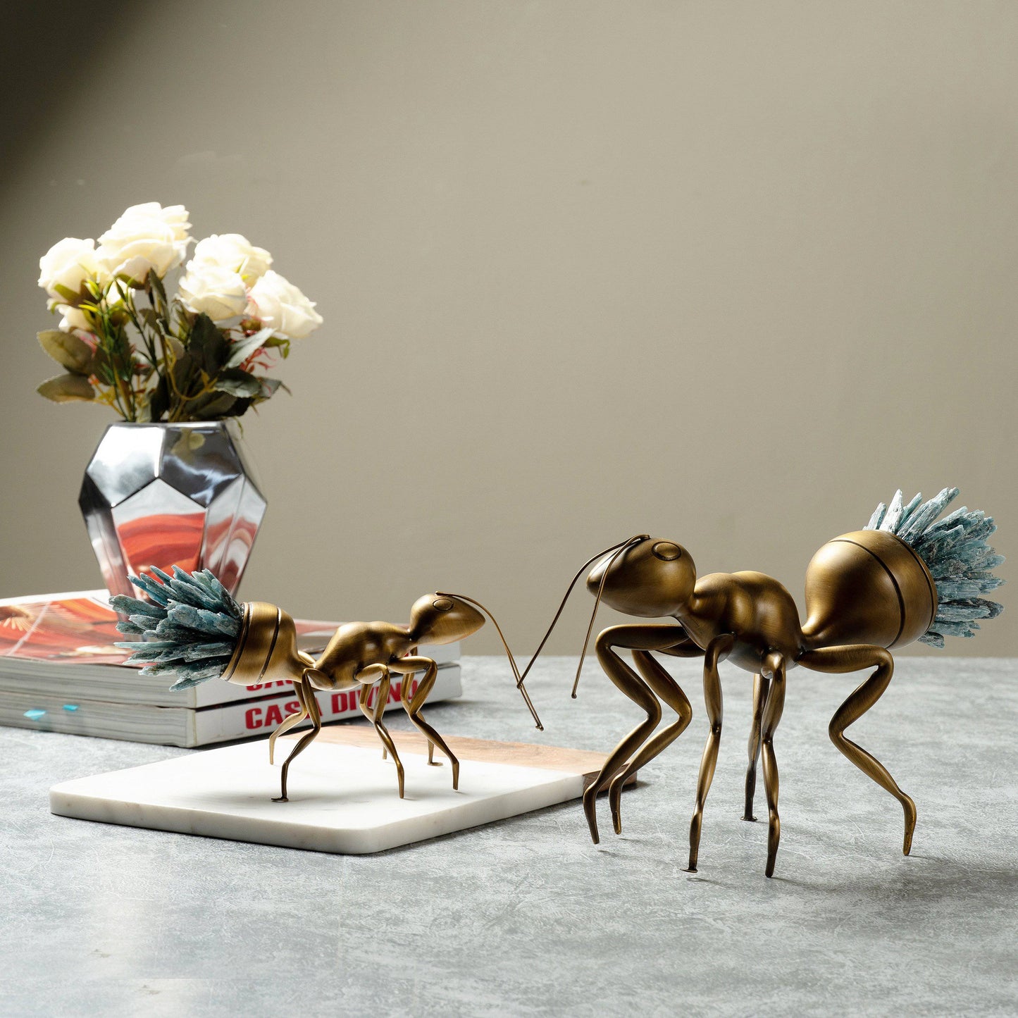 Office Decor Ant Brass Luxury Crystal sculptures (Set of 2) - The Decor Circle