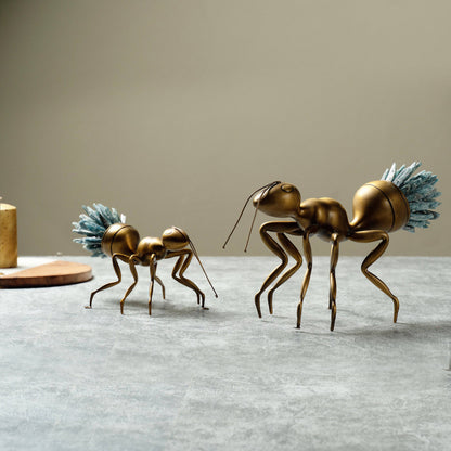 Office Decor Ant Brass Luxury Crystal sculptures (Set of 2) - The Decor Circle